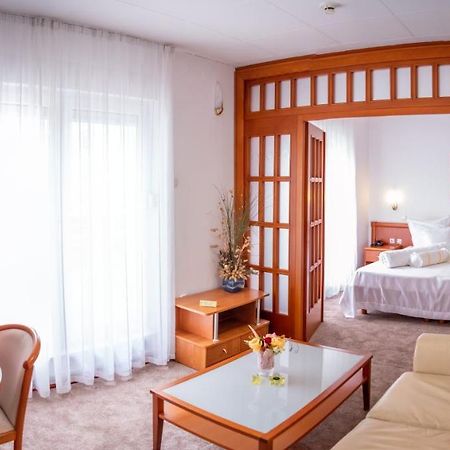 Hotel Integra 多博伊 外观 照片