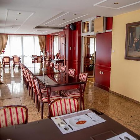 Hotel Integra 多博伊 外观 照片