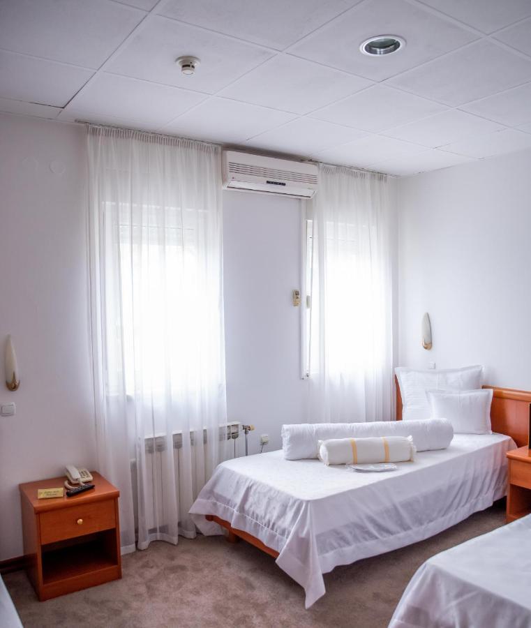 Hotel Integra 多博伊 外观 照片