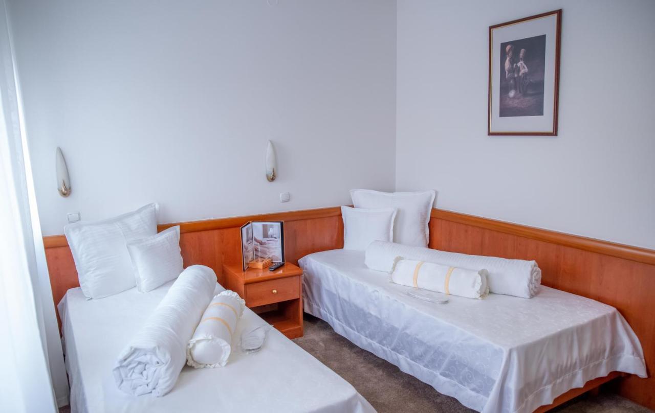 Hotel Integra 多博伊 外观 照片