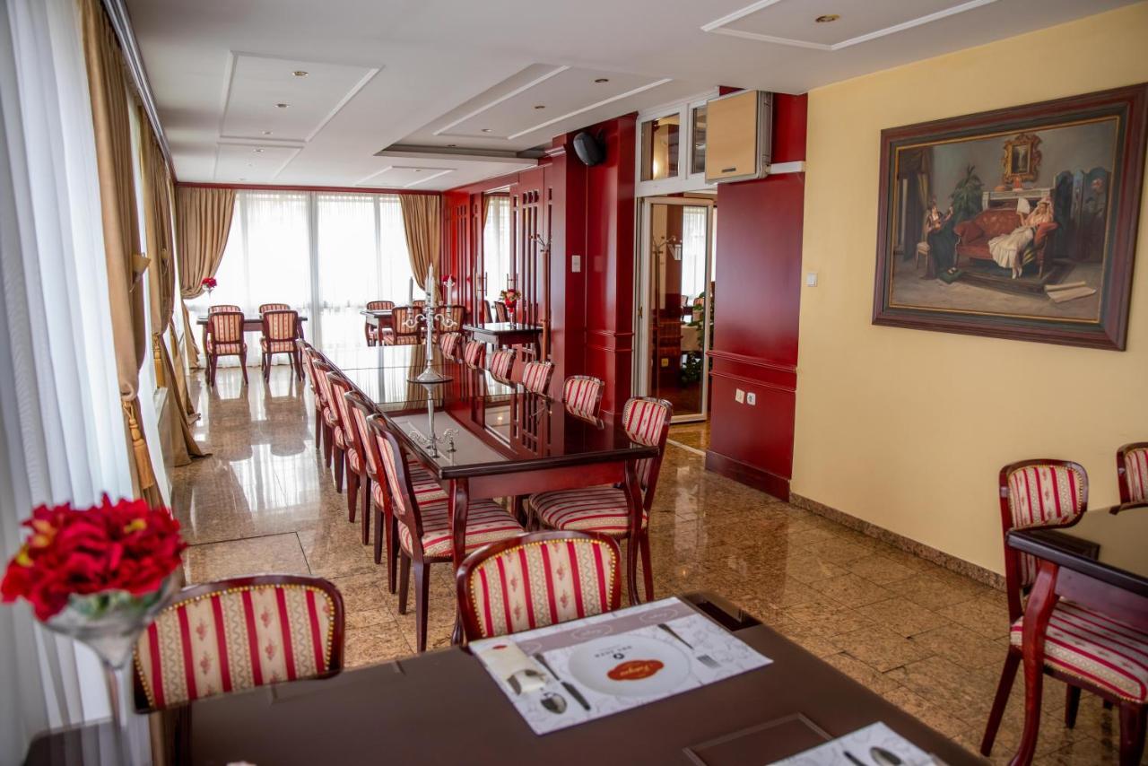 Hotel Integra 多博伊 外观 照片
